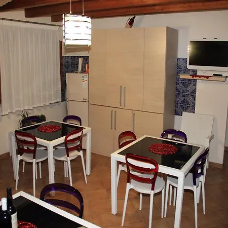 I Giardini Di Elencosta Bed & Breakfast 4*