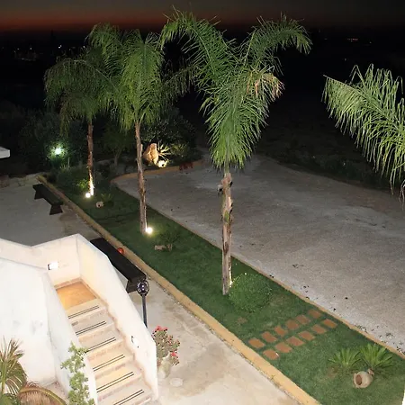 Bed & Breakfast I Giardini Di Elencosta 3*