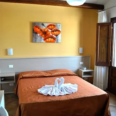 Bed & Breakfast I Giardini Di Elencosta 3*