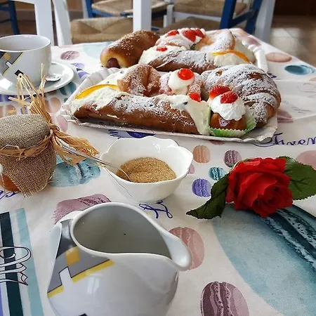 Bed & Breakfast I Giardini Di Elencosta Rilievo